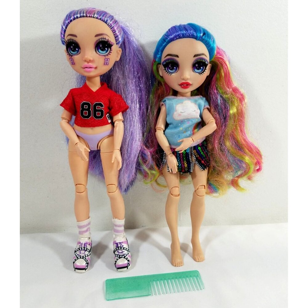 Rainbow High Dolls Cheerleader Violet Willow & Amaya Raine Rainbow